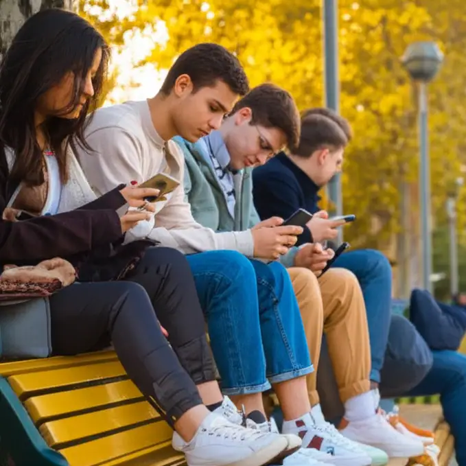 Jovens Europeus Querem Menos Internet: 47% Prefeririam Mundo Offline